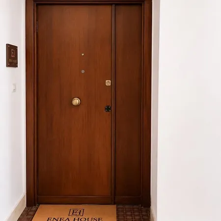 Enea House - Balcony & 2 Bathrooms شقة نابولي